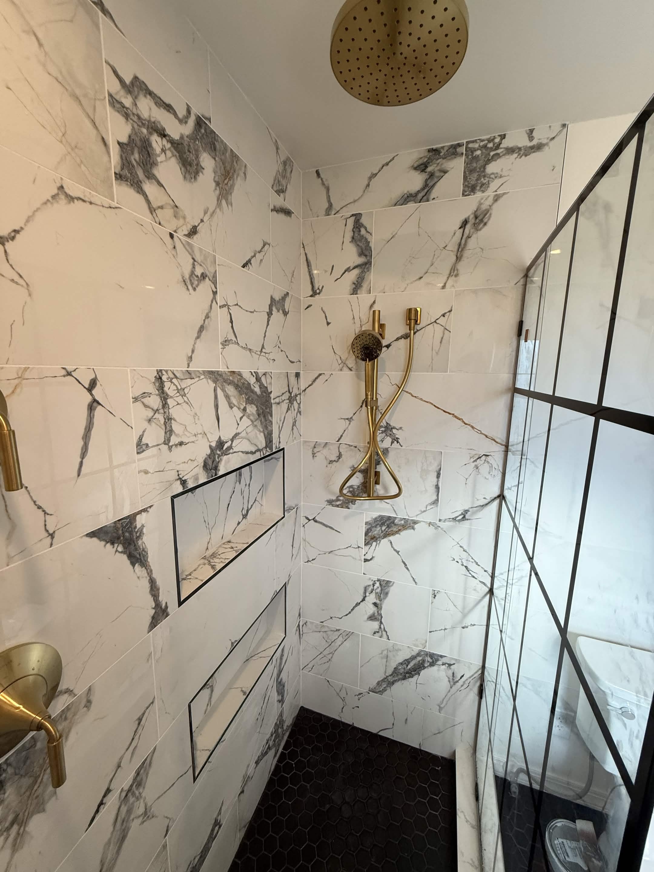 Luxury Bathroom photo 2